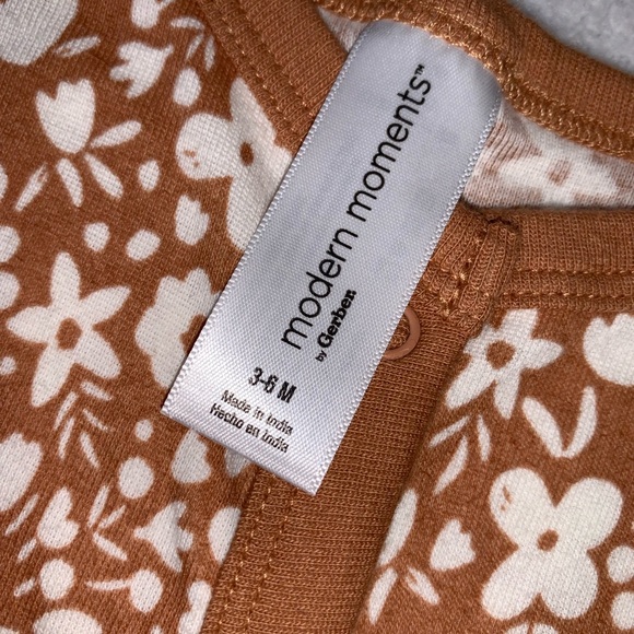 5 for $10 Modern Moments Like New Rust & White Floral Print Bodysuit 3-6M - Picture 2 of 5